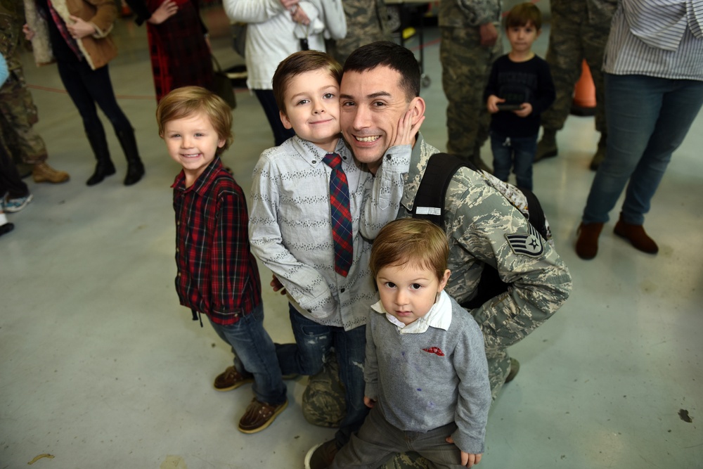 Santa visits South Carolina Air National Guard Airmen and families