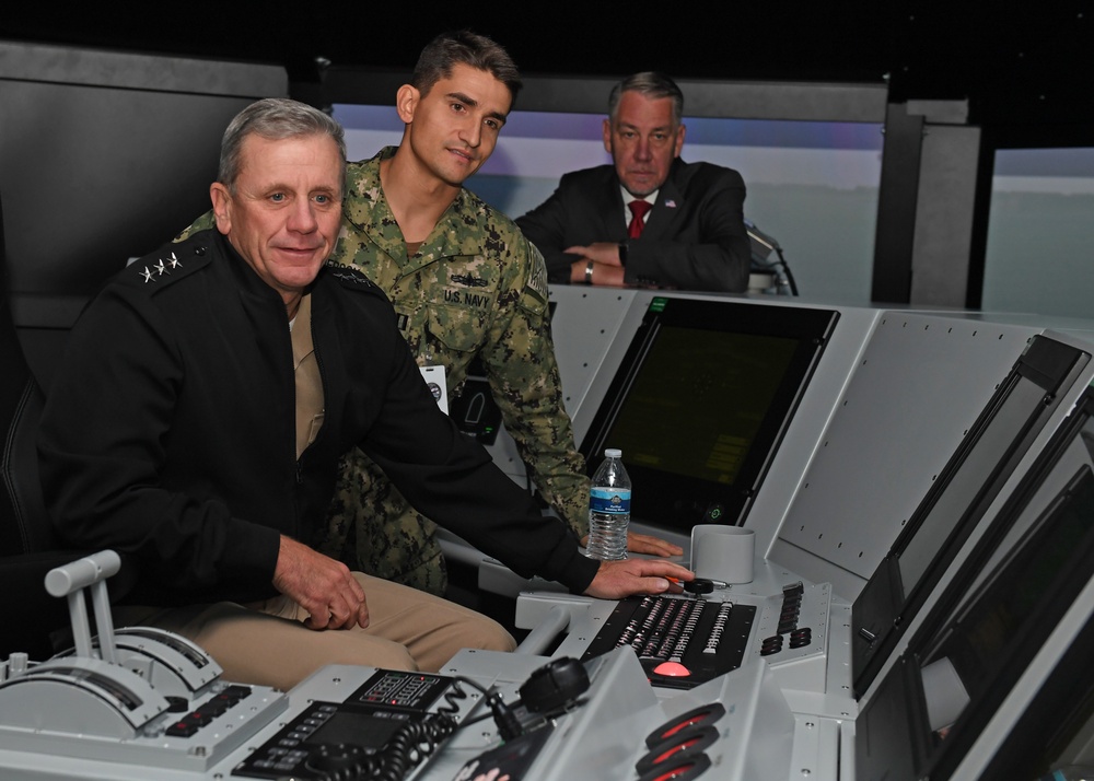 Commander, Naval Surface Force, U.S. Pacific Fleet visits Zumwalt Squadron One