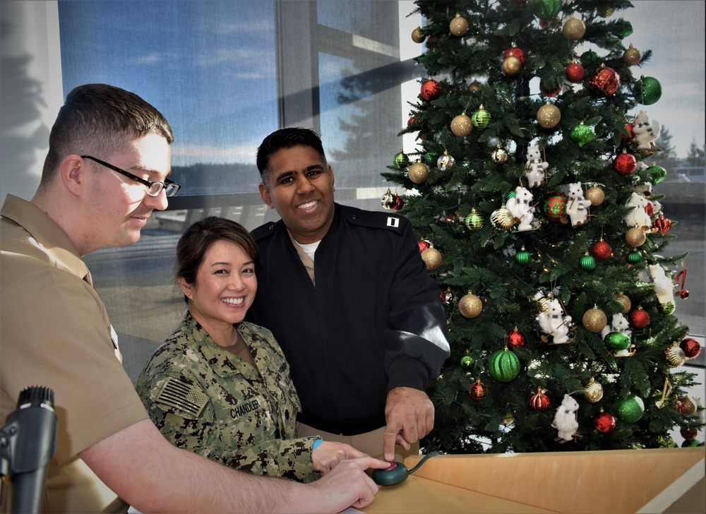 Naval Hospital Bremerton Tree Lighting Remembers those Deployed