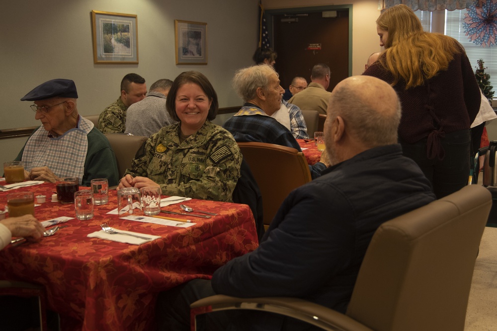 NRNW Sailors Visit Veterans at Sherwood Assisted Living