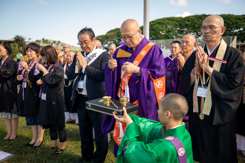 Japanese Religious Committee for World Federation honor monuments for Dec. 7th