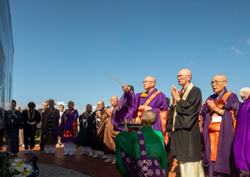 Japanese Religious Committee for World Federation honor monuments for Dec. 7th