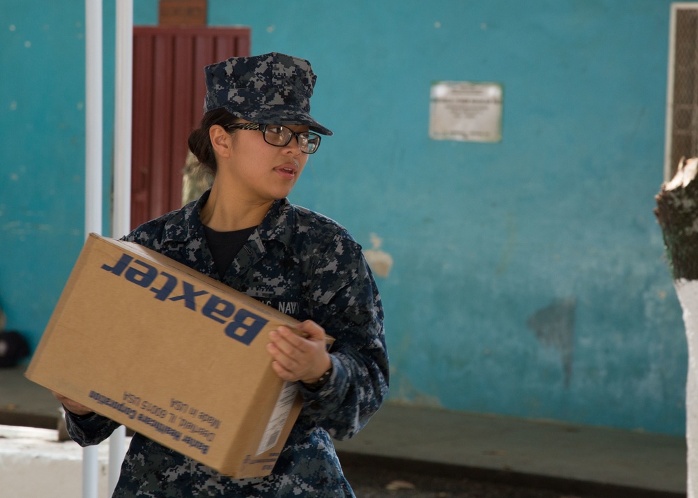 USNS Comfort Personnel Prepare to Treat Patients at Land-based Medical Sites, in Honduras