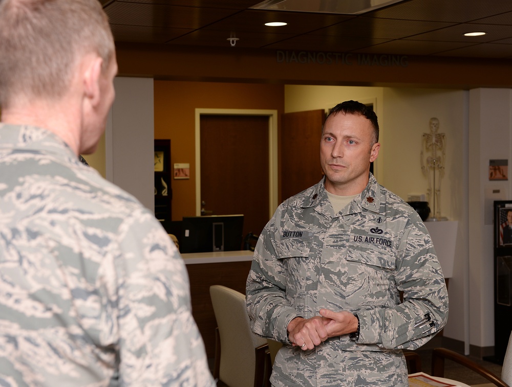 Dawkins visits his airmen at Whiteman Air Force Base