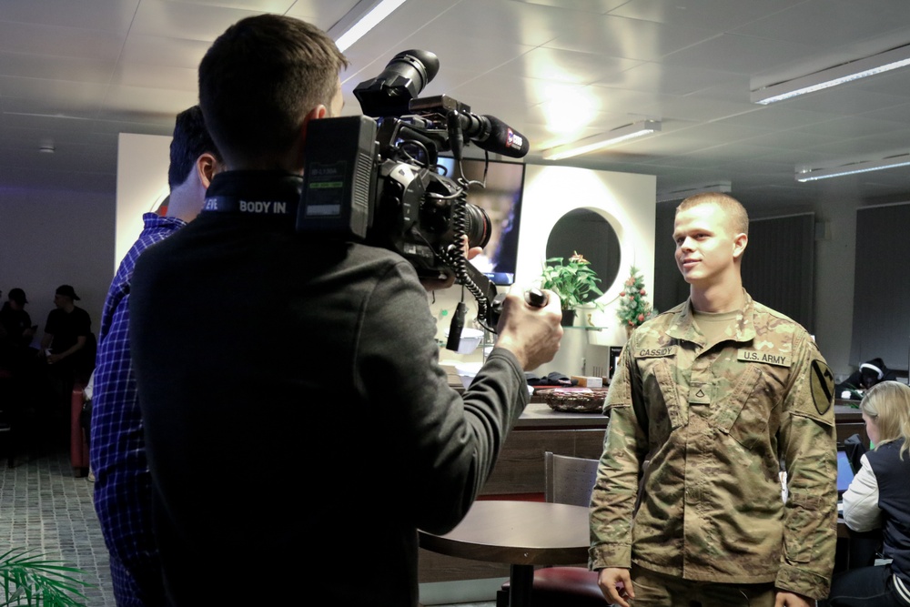 US Soldiers meet Chicago Cubs mascot at Camp Aachen