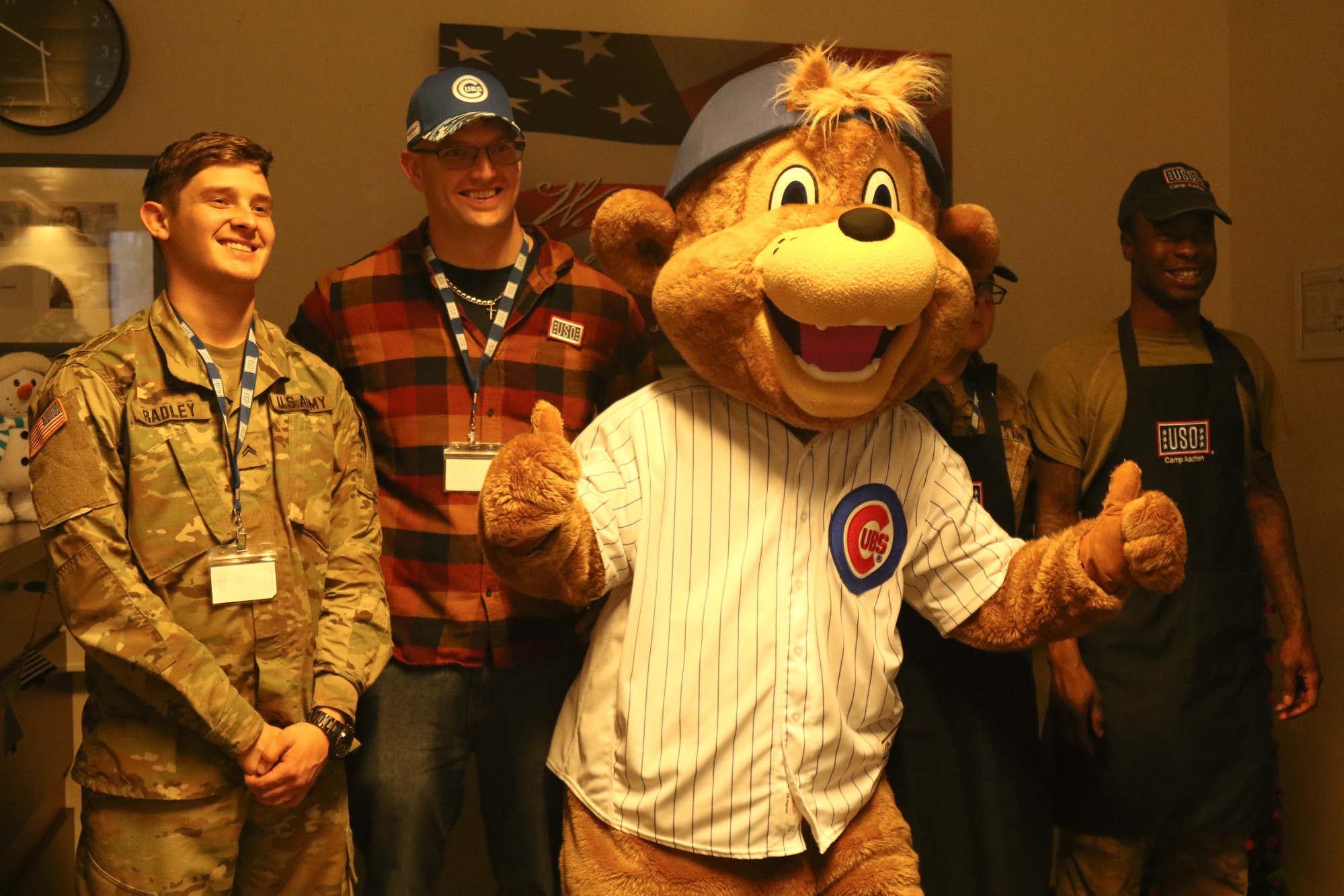 DVIDS - Images - US Soldiers meet Chicago Cubs mascot at Camp