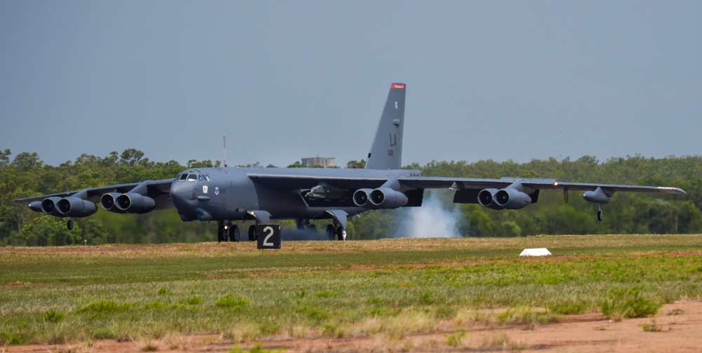 B-52 Stratofortesses arrive at RAAF Base Darwin