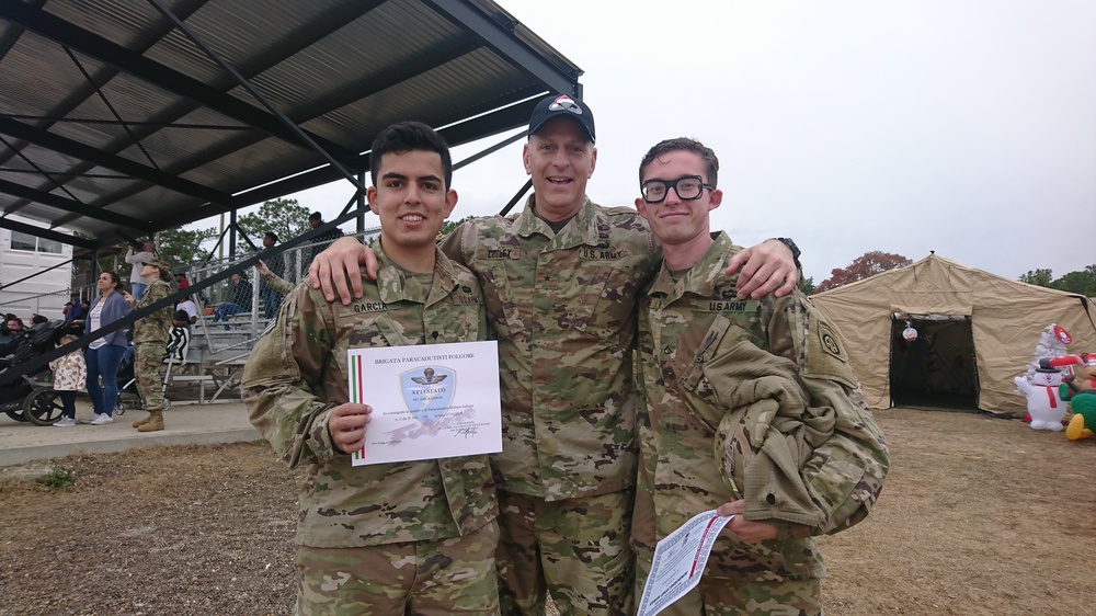 BG Cooley congratulates Soldiers receiving Italian Jump Wings at OTD XXI