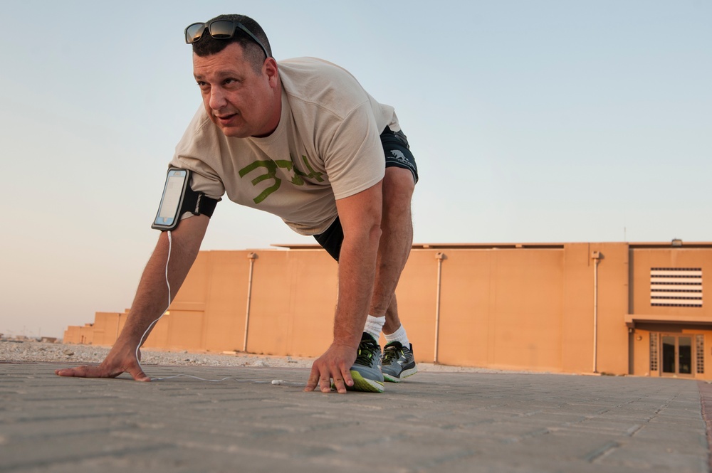 Chaplain leaves ailments behind, completes 5K
