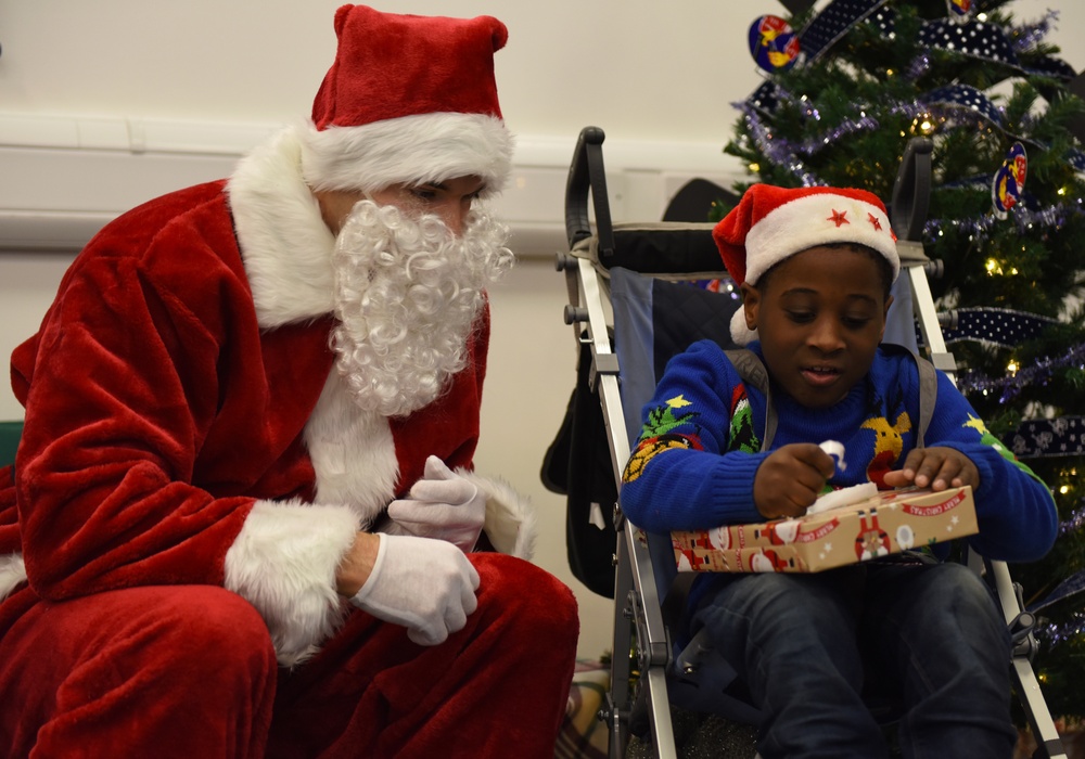 Madhatters host Duxford Children’s Christmas Party