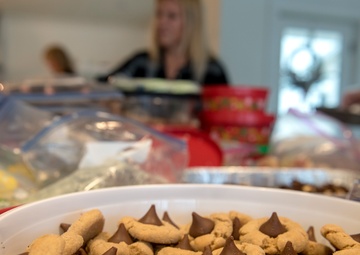 Spouses club prepares to bring holiday cheer to Tyndall Airmen