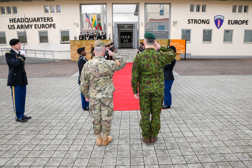 Lithuania Army Chief visits U.S. Army Euorpe Headquarters