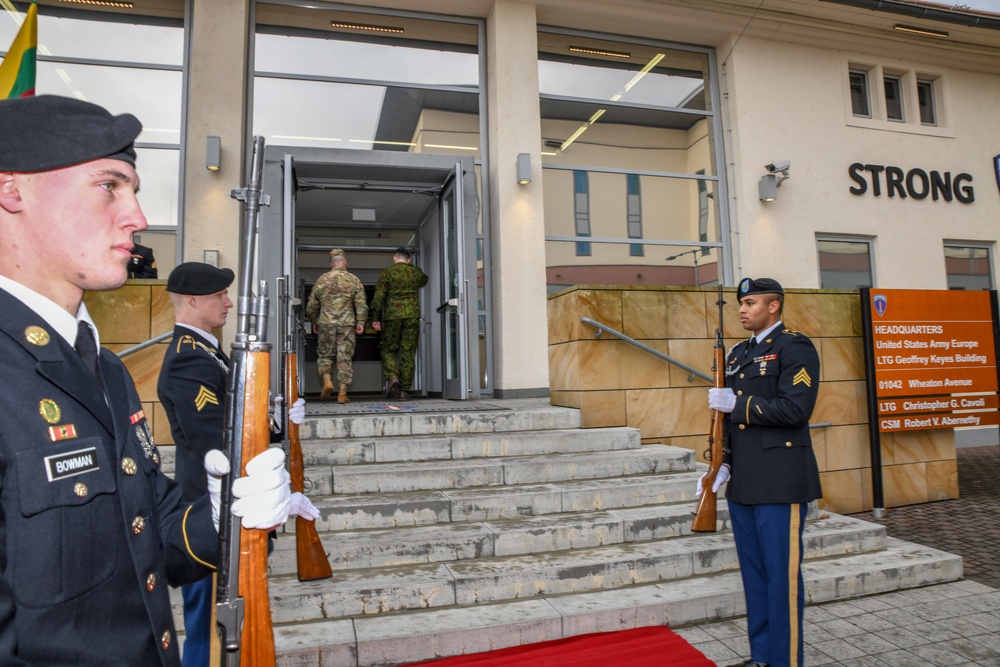 Lithuania Army Chief visits U.S. Army Europe Headquarters