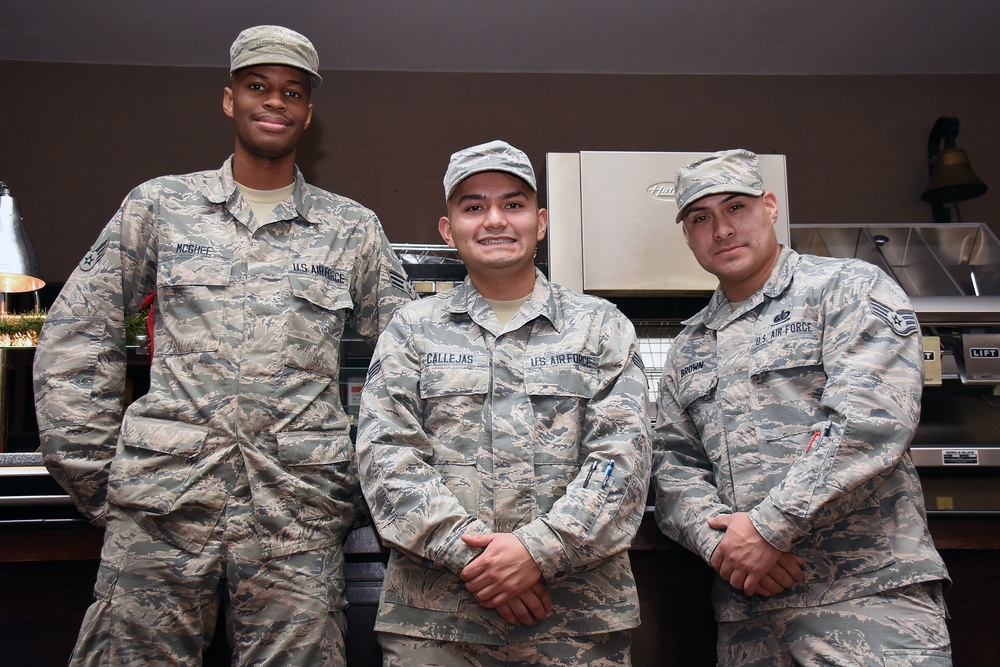 Bread-fed redemption: DFAC Airman uses food to bring peers together