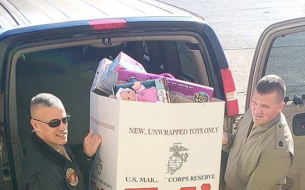 MCB Quantico's base CO, sergeant major donates to Toys for Tots NoVA campaign