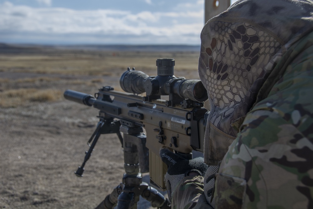 10th Special Forces Group (Airborne) Operator trains stability for sniper training