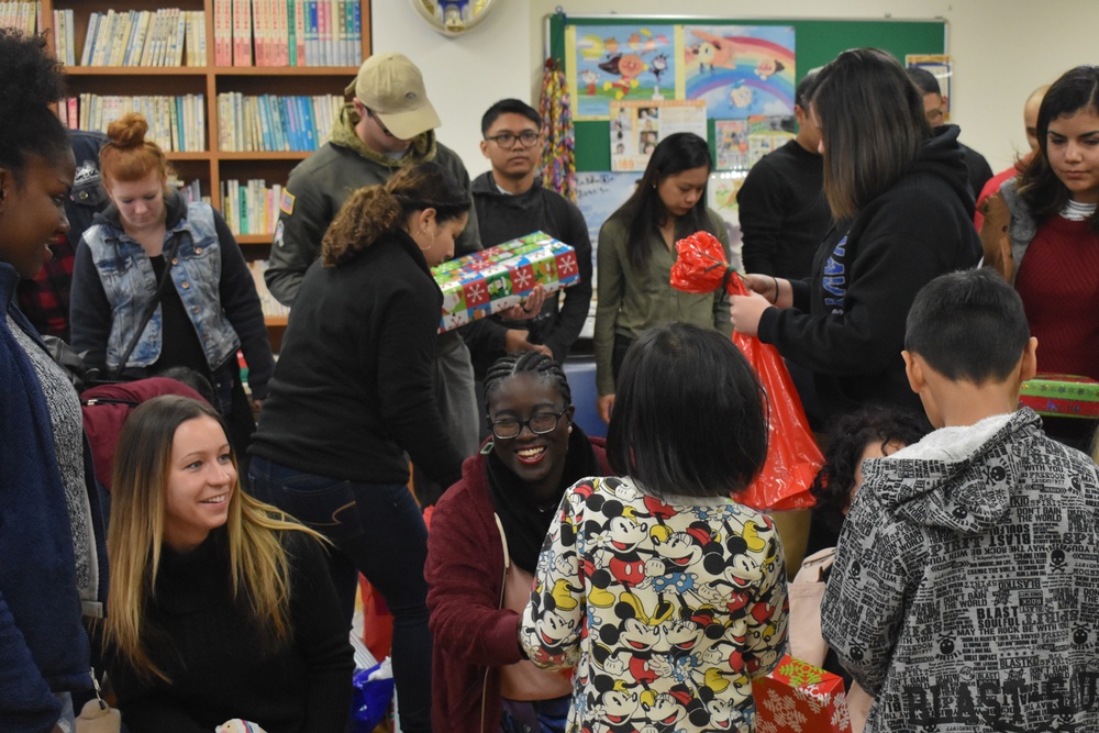 Amphibious Force 7th Fleet Sailors visit children's home