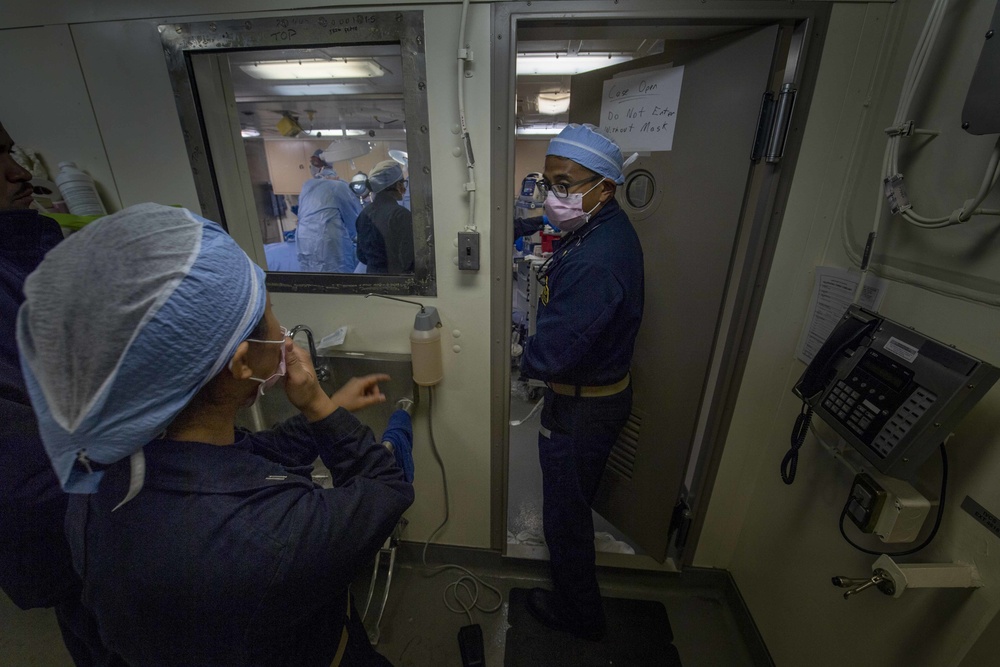 Medical Team Aboard USS Somerset Performs Surgery while Underway