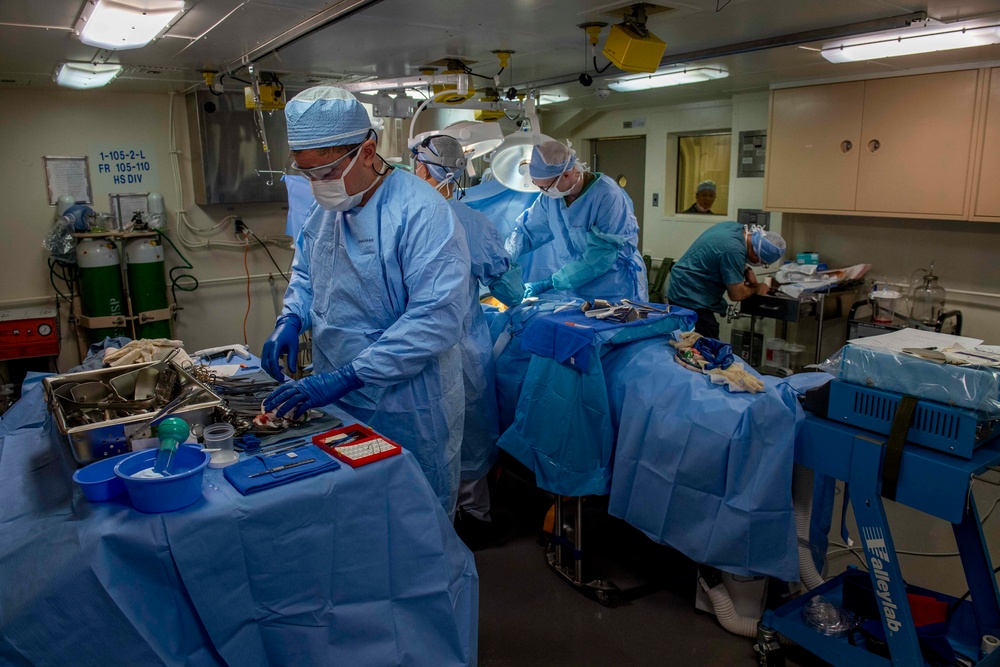 Medical Team Aboard USS Somerset Performs Surgery while Underway