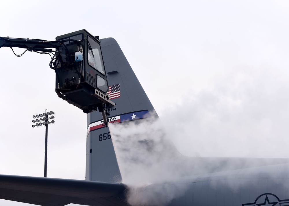 Dyess participates in Joint Forcible Entry exercise