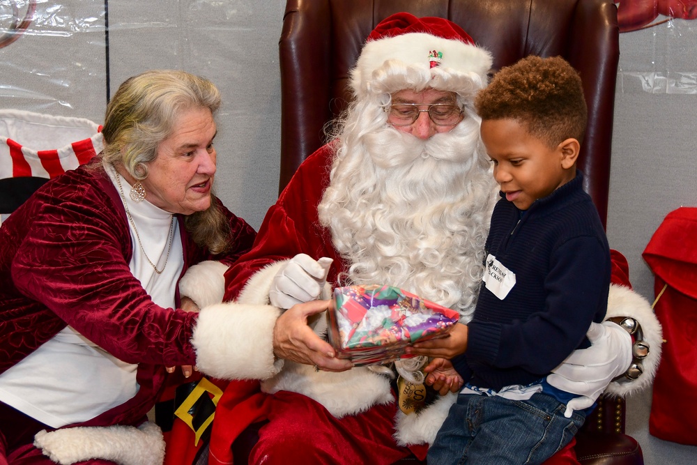 NMCP Hosts 18th Annual Hematology/Oncology Children’s Christmas Party