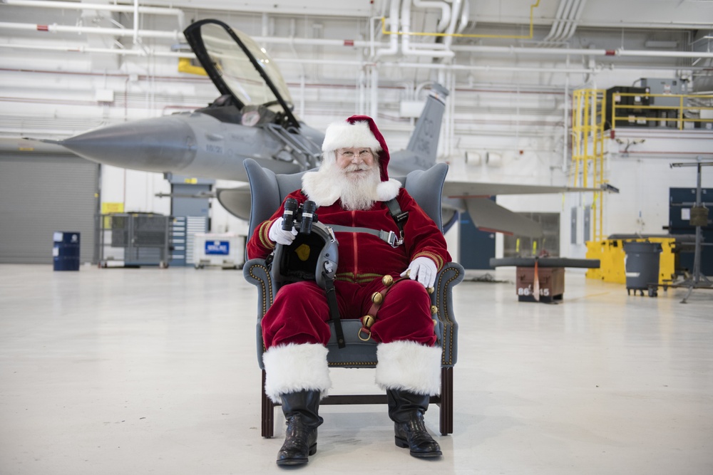 NORAD Tracks Santa Buckley Air Force Base 2018