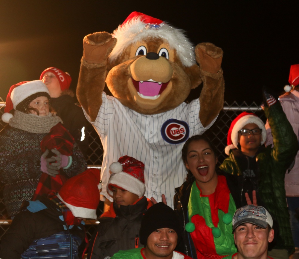 Chicago Cubs' mascot attends annual German-American tree lighting
