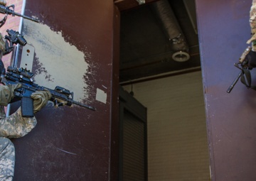 101st Leaders attend Subterranean Training