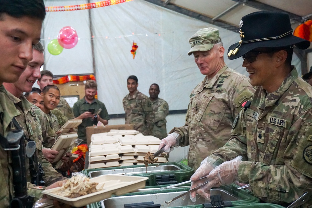 Brave Rifles Troopers Celebrate Thanksgiving in Iraq