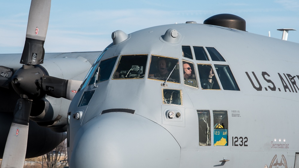 Col. Ken Dale completes his final flight at Ky. Air Guard