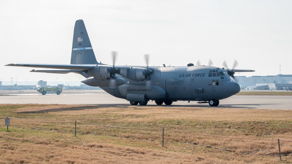 Col. Ken Dale completes his final flight at Ky. Air Guard