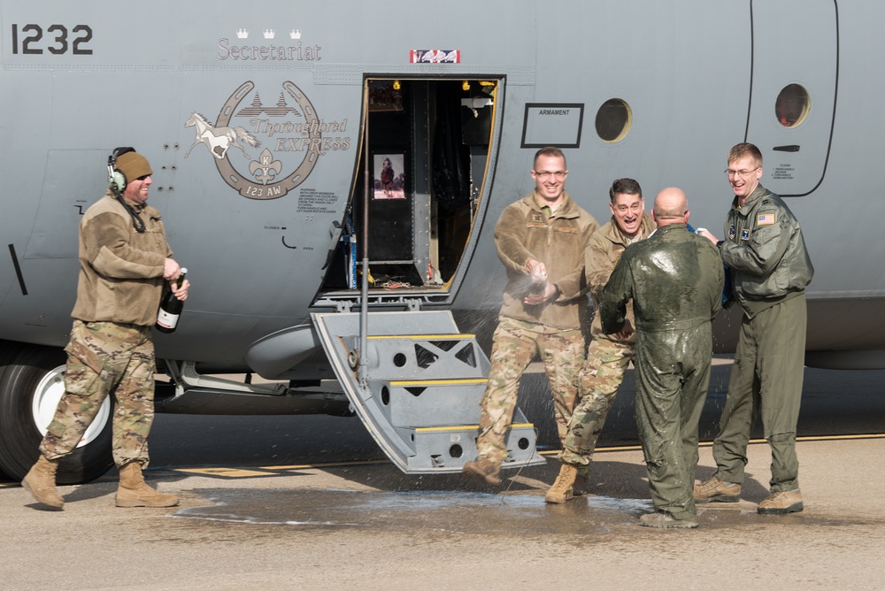 Col. Ken Dale completes his final flight at Ky. Air Guard