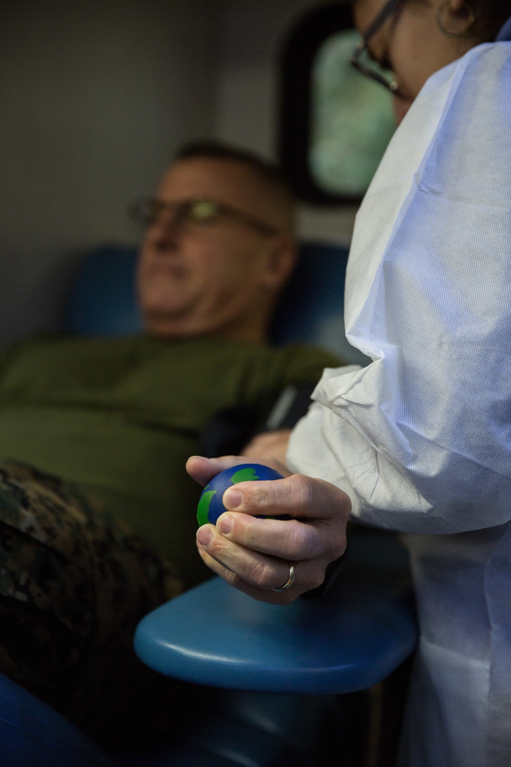 Commanding General kicks off giving season with blood donation