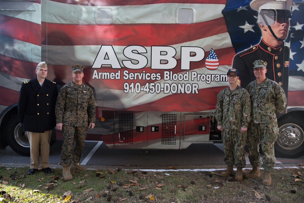 Commanding General kicks off giving season with blood donation
