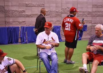 Former MLB pitcher Charles Schultz shares words of wisdom with Phoenix recruiters