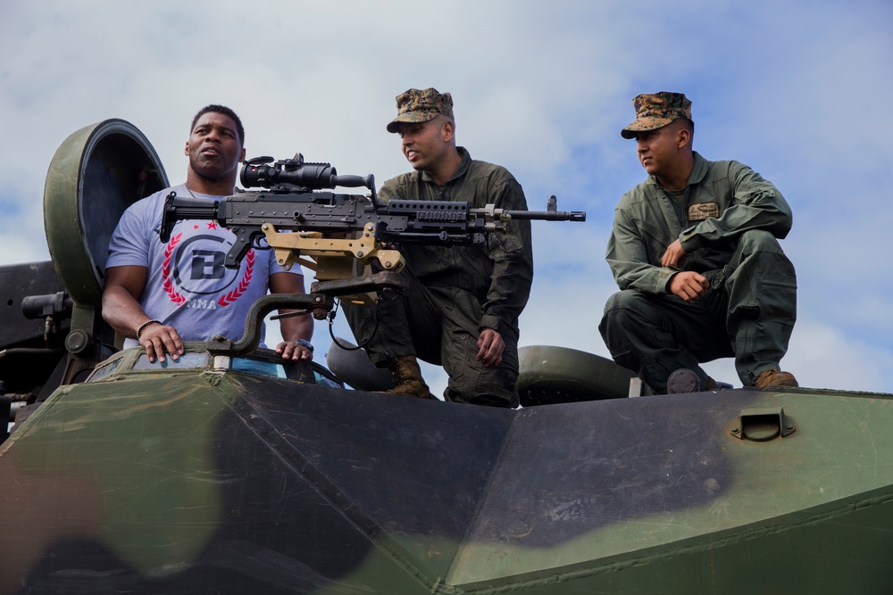 Bellator-USO Visit MCBH