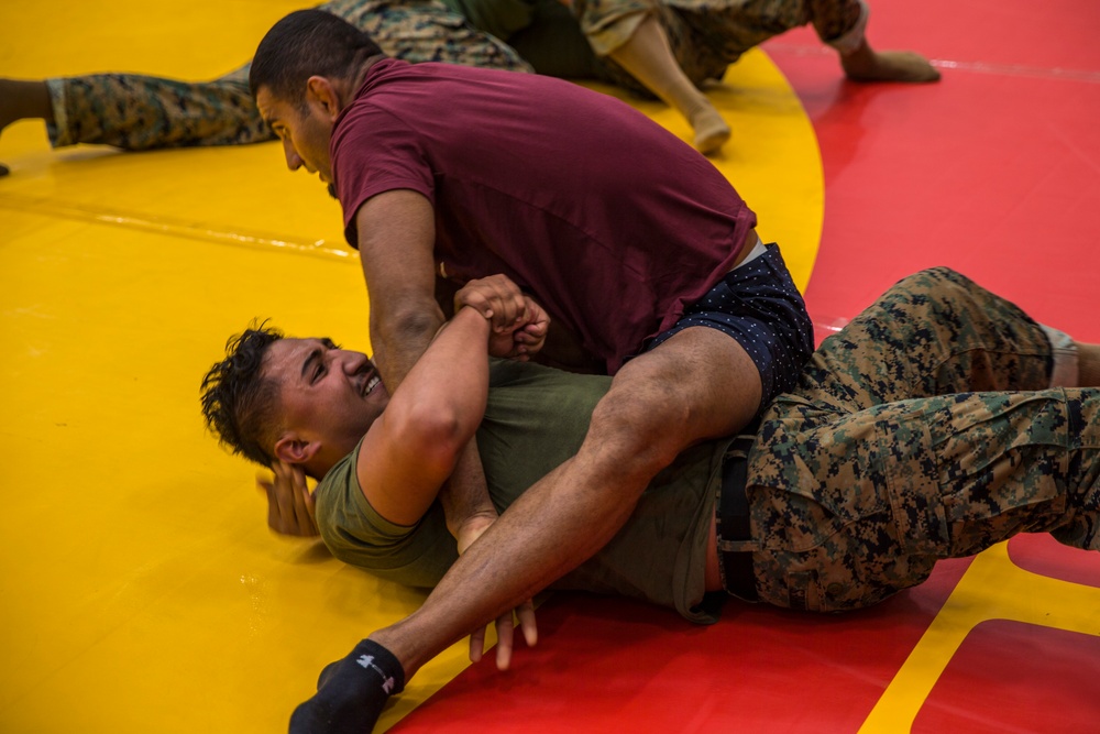 Bellator-USO Visit MCBH
