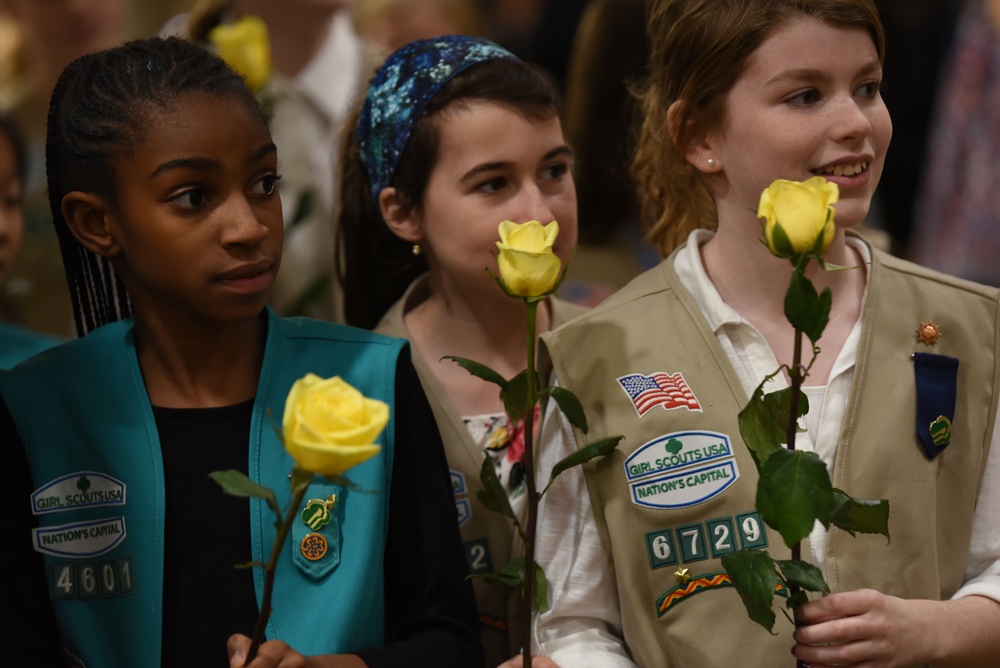 Girl Scouts Greet WWII Veterans on Honor Flight