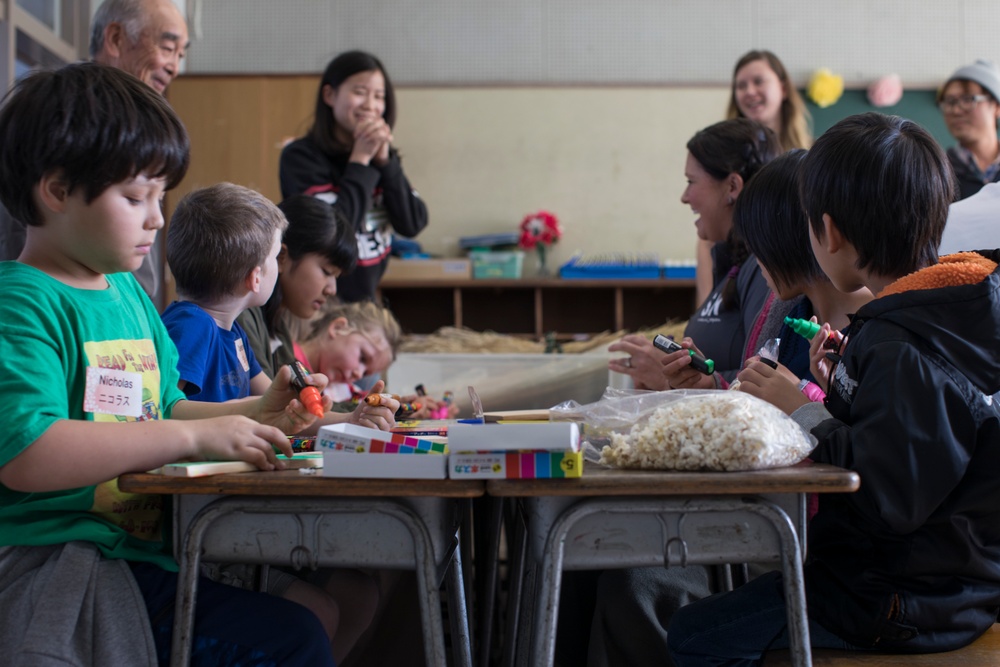 Air station residents experience flavor of local culture