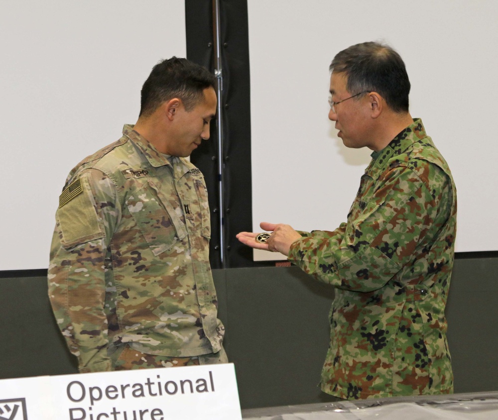 Commanding Generals recognize outstanding Soldiers at Yama Salura 75