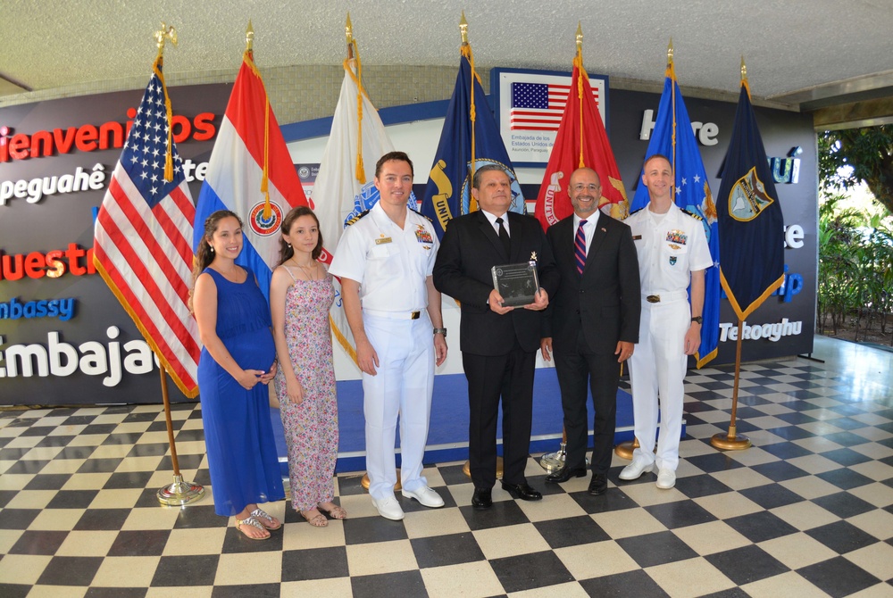 181205-N-TI567-058 Former Commander of Paraguayan Military Forces honored as NAVSCIATTS 2017 Distinguished Alumni