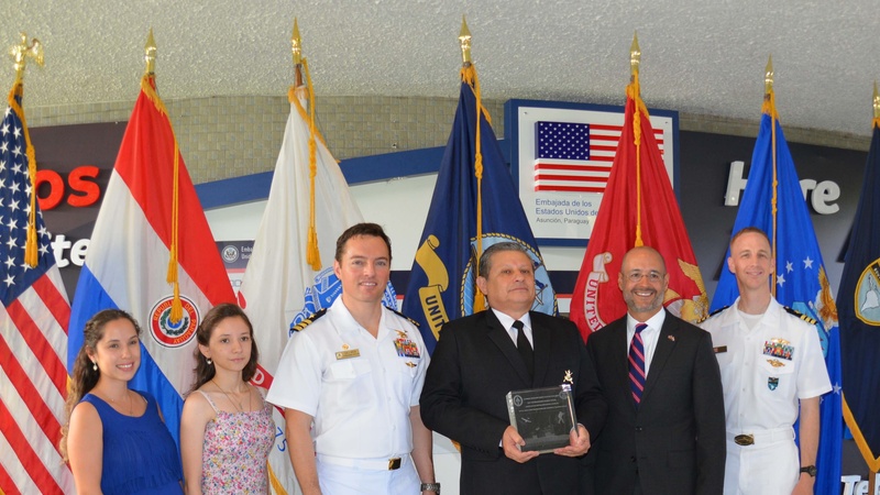 Former Commander of Paraguayan Military Forces honored as NAVSCIATTS 2017 Distinguished Alumni