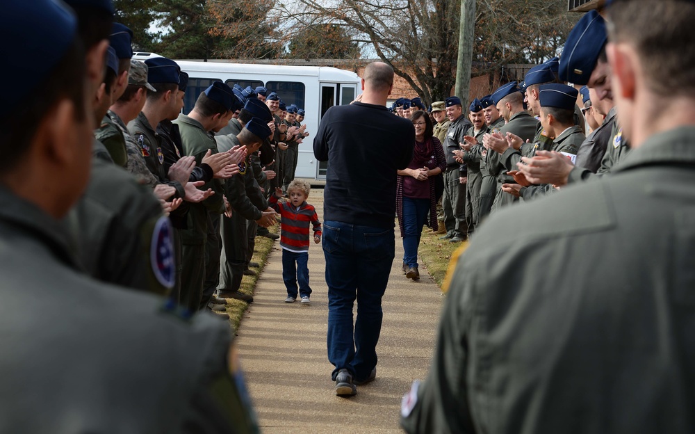 5-year-old experiences pilot for a day at Columbus AFB