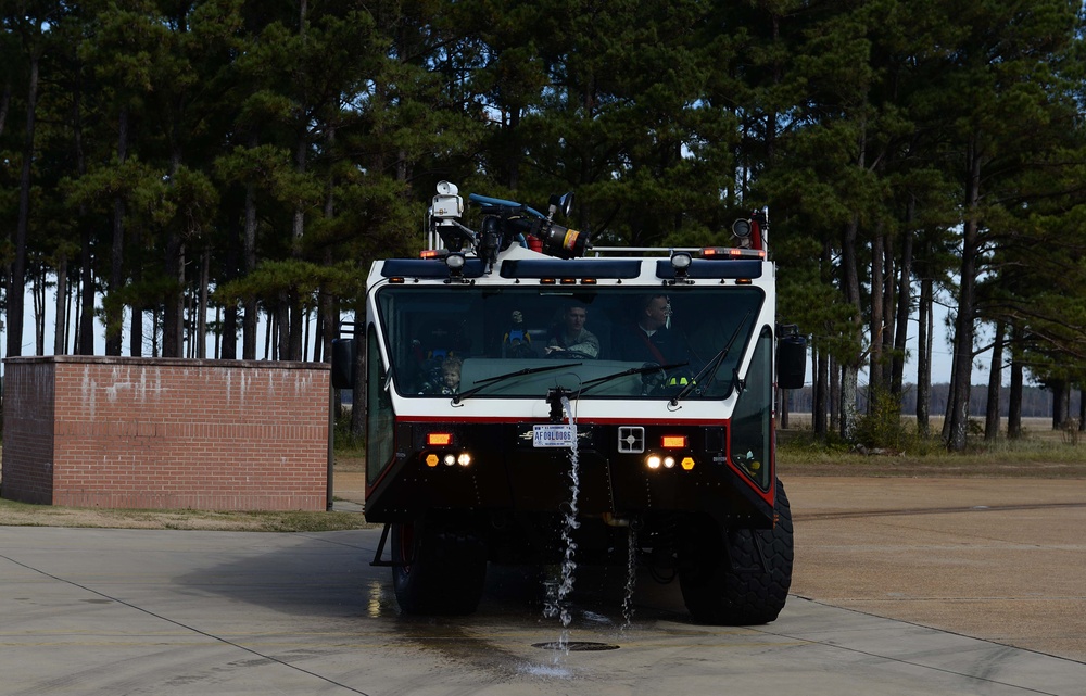 5-year-old experiences pilot for a day at Columbus AFB