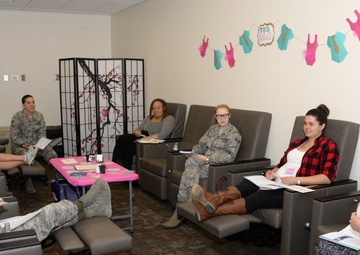 Centering program brings moms, moms-to-be together