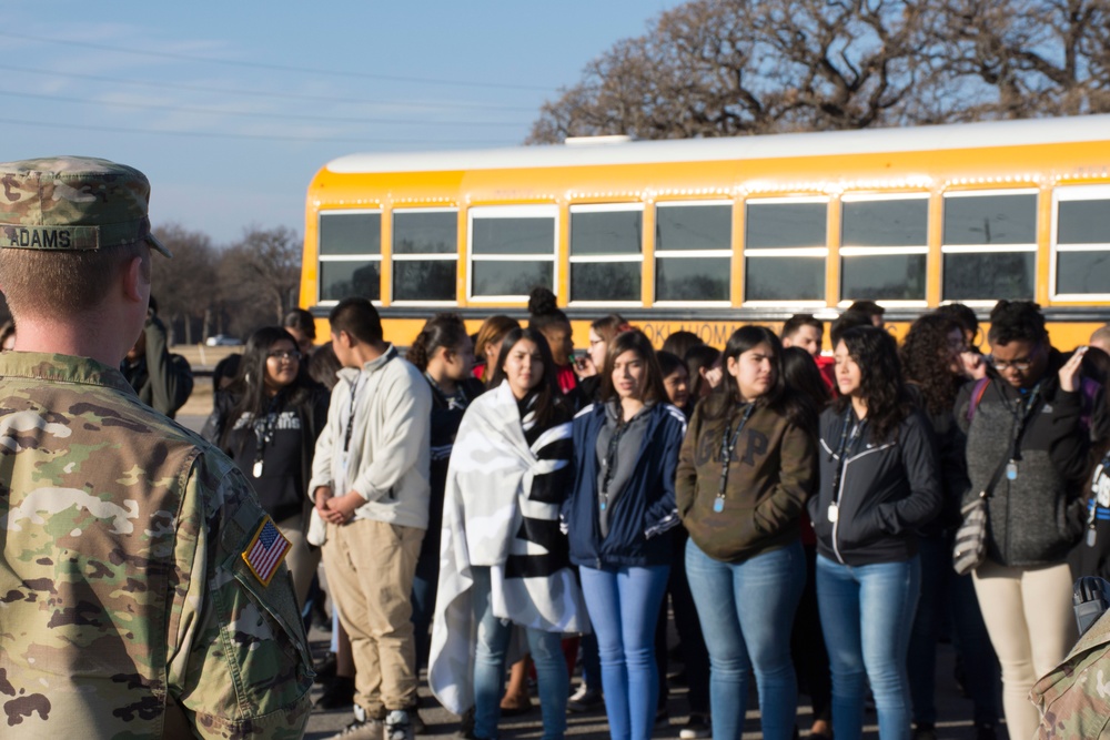 US Army Recruiters Train High School Students