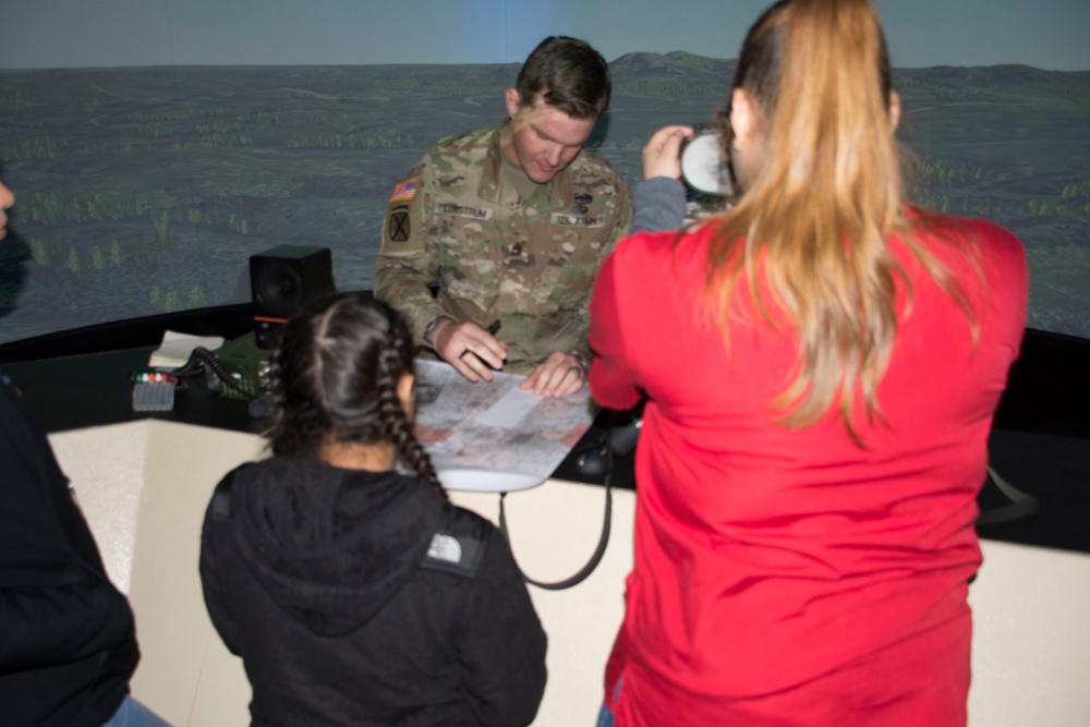 US Army Recruiters Train High School Students