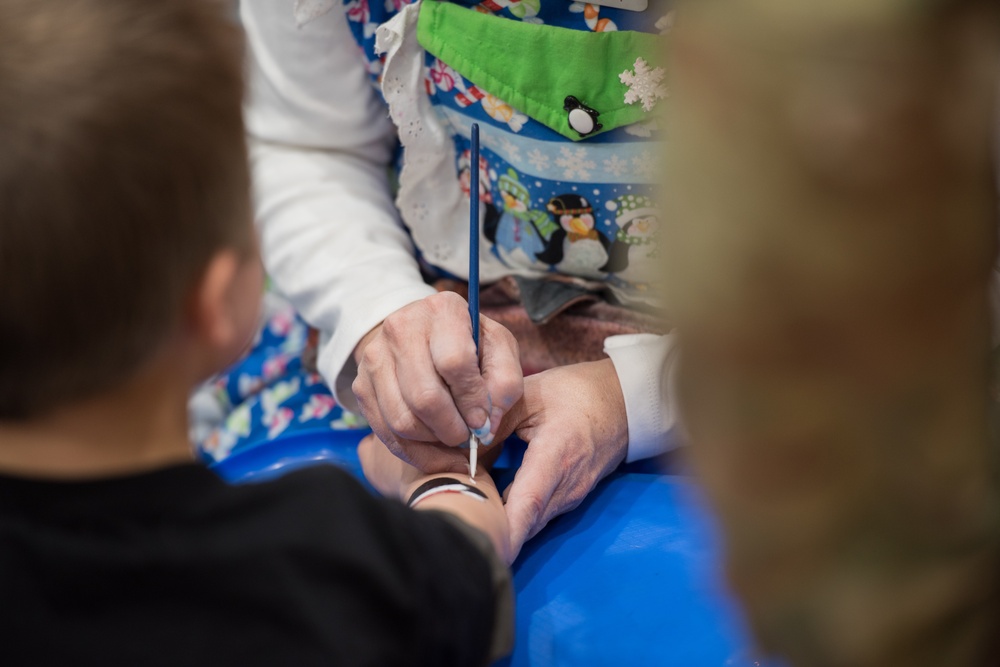 Offutt Enlisted Spouses Club hosts 25th Winter Wonderland event