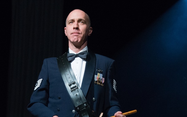 Heartland of America Band performs holiday concert