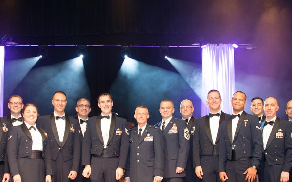 Heartland of America Band performs holiday concert